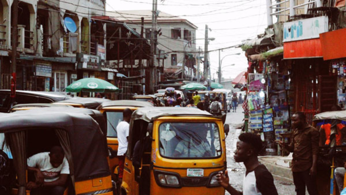lagos_street_600