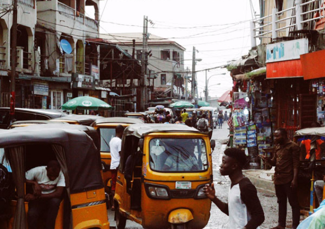 lagos_street_600